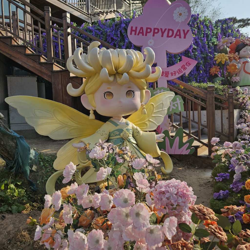 life size fiberglass statue for outdoor public spaces