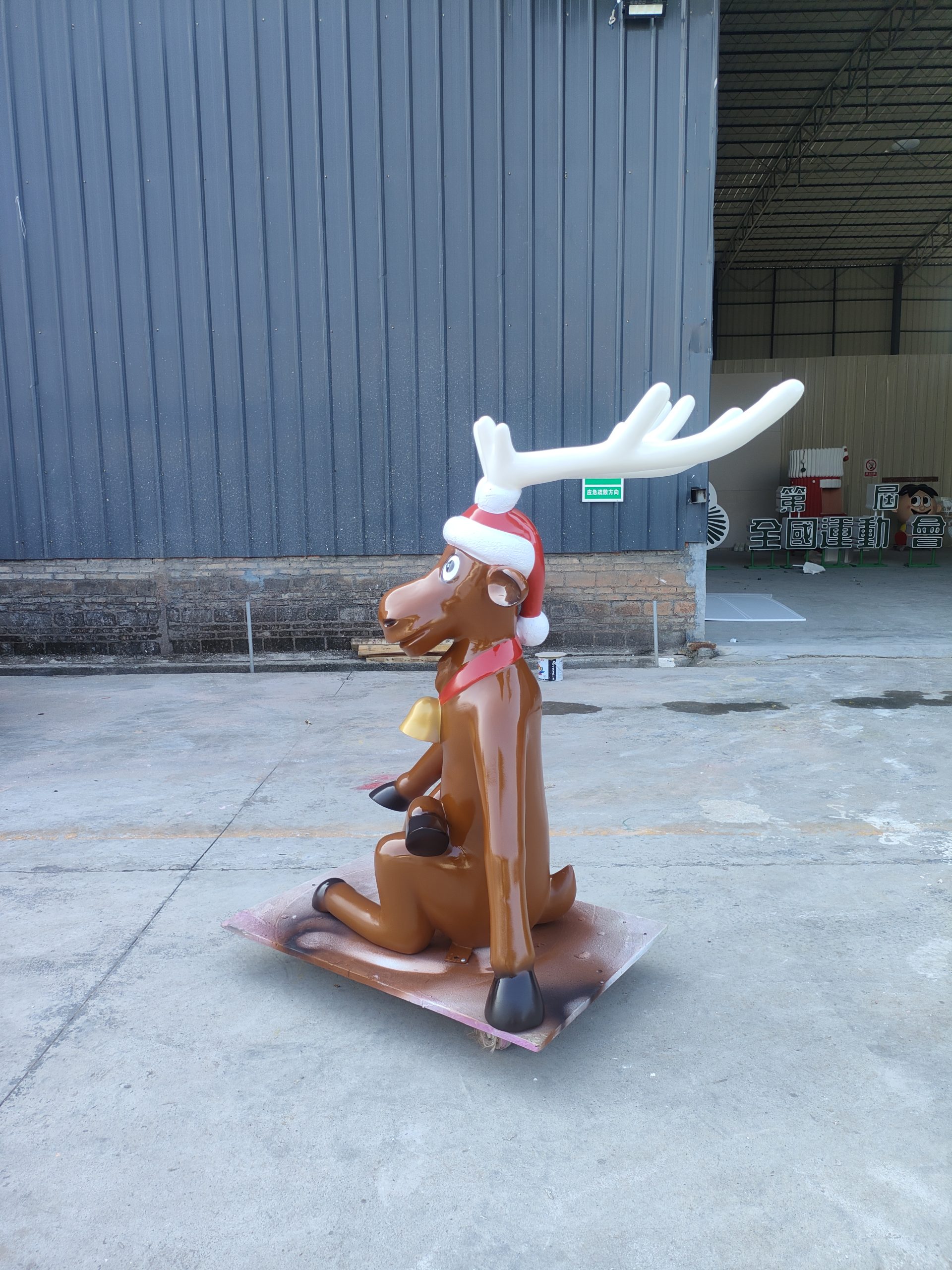 Fiberglass reindeer sculpture for Christmas display in mall