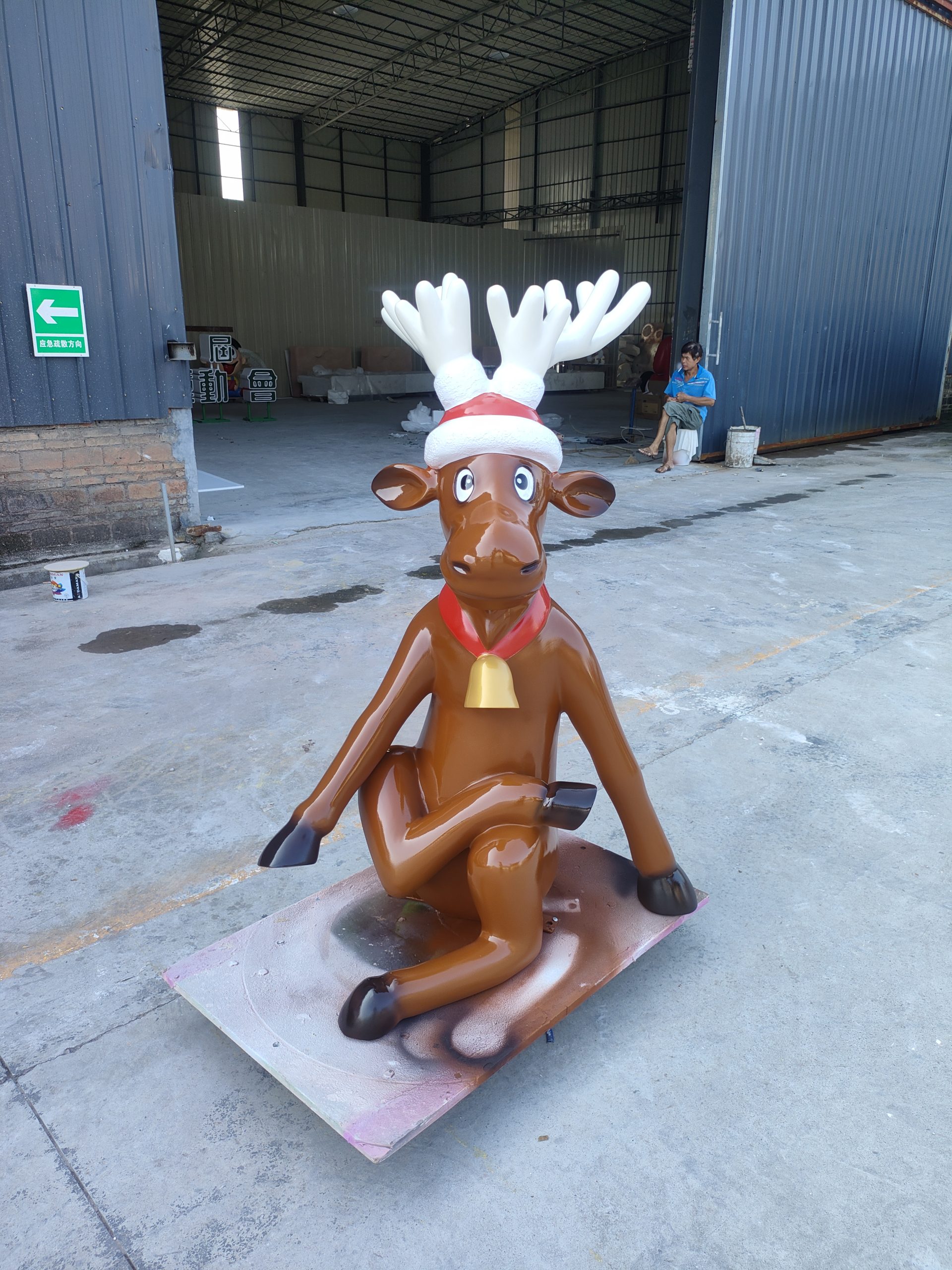 Tolili Fiberglass Reindeer Sculpture for Outdoors