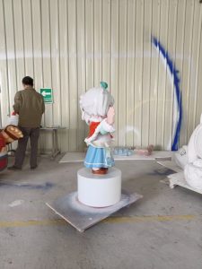 durable fiberglass mascot figure for hotels and parks (4)