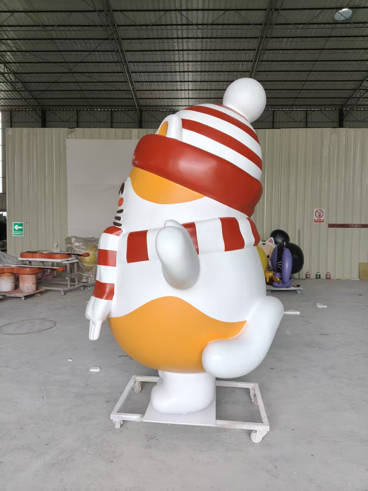 tolili cartoon mascot fiberglass sculpture