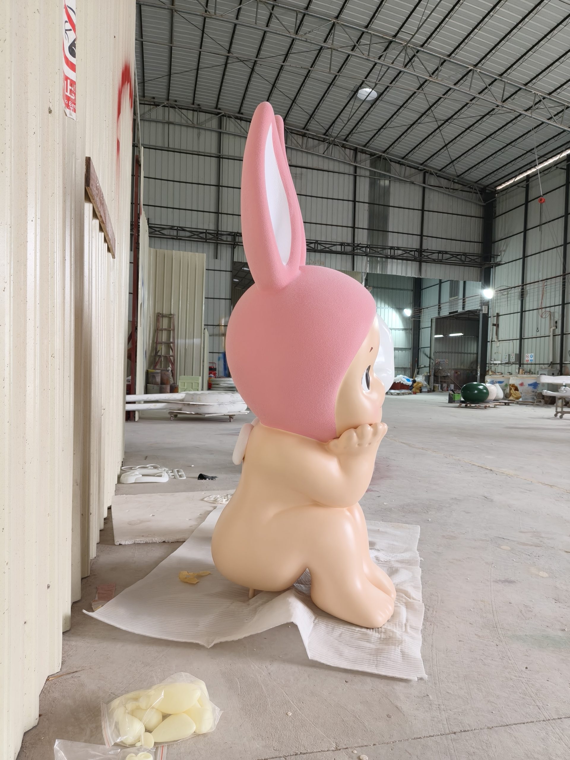 custom fiberglass mascot sculpture resort