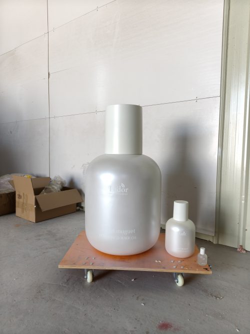 storefront custom advertising displays fiberglass sculpture